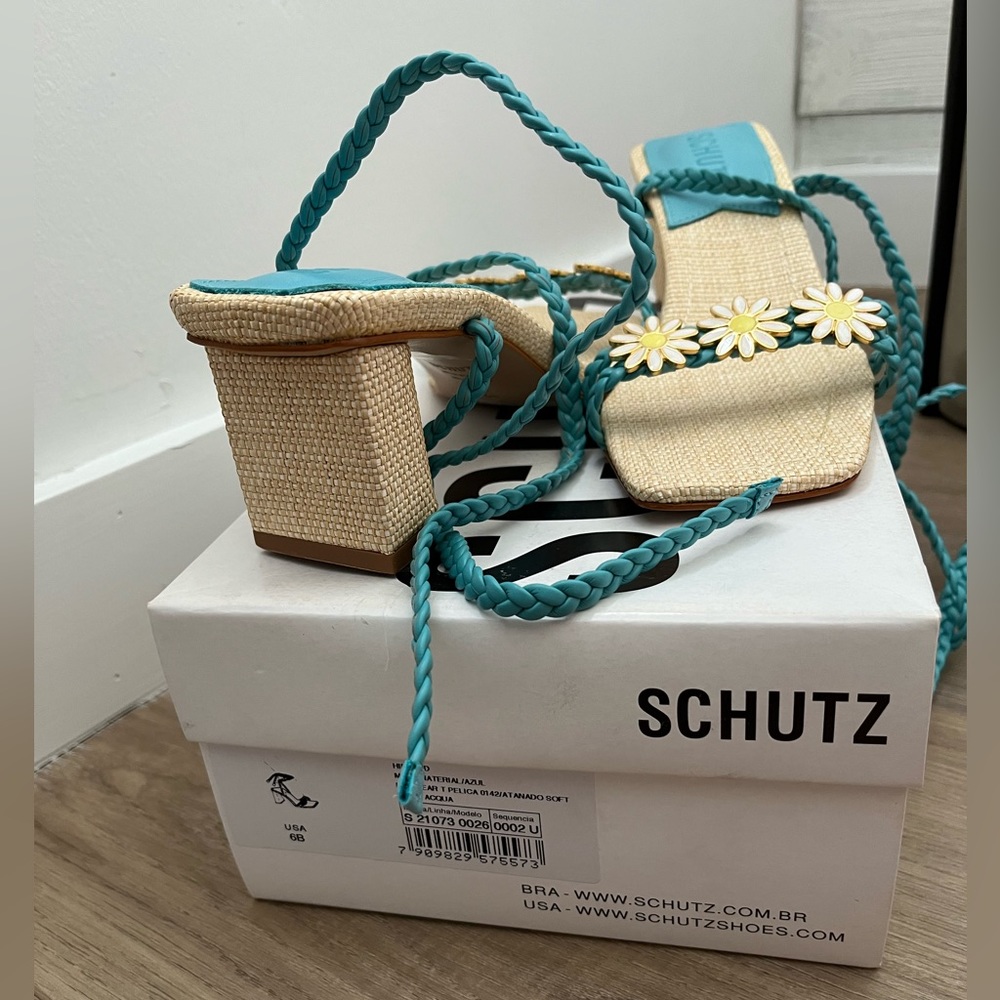 Schutz - New flower Hina Mid block-heeled sandal in turquoise/river aqua.Size 6B - Picture 7 of 10